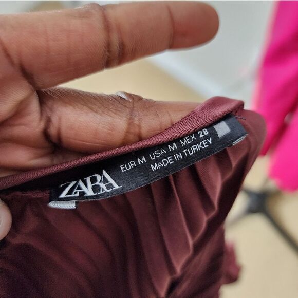 Zara    - Picture 7 of 16